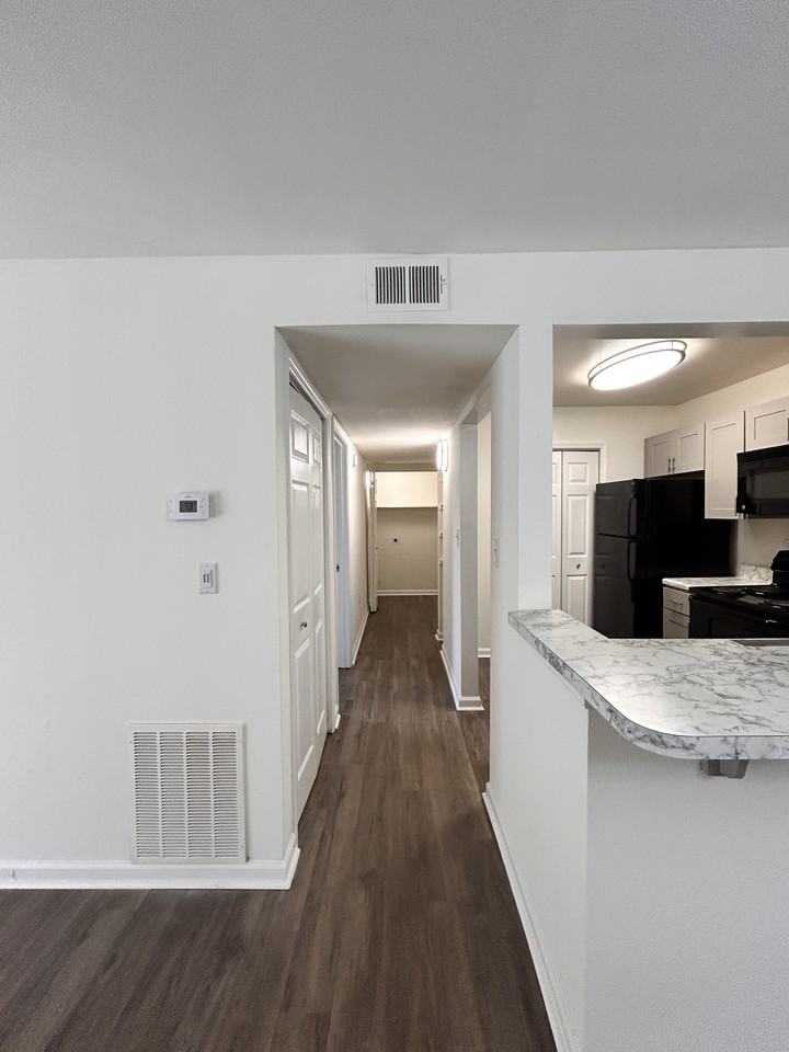 1057 Fords Pointe Cir #1057 - Photo 3 of 7