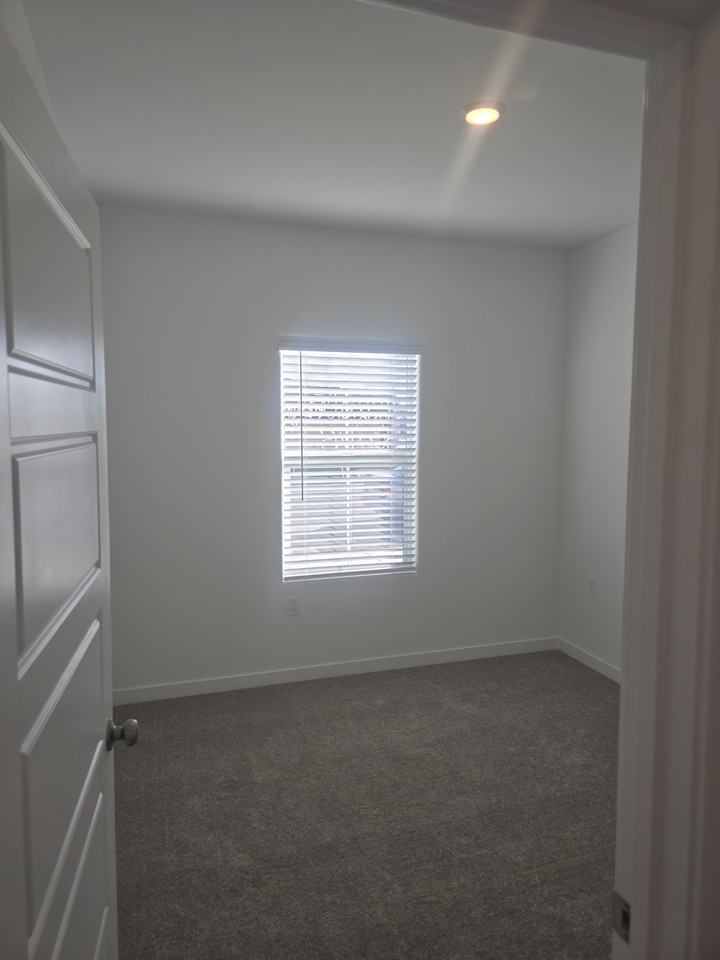 2632 W Cambridge St #NA - Photo 3 of 15