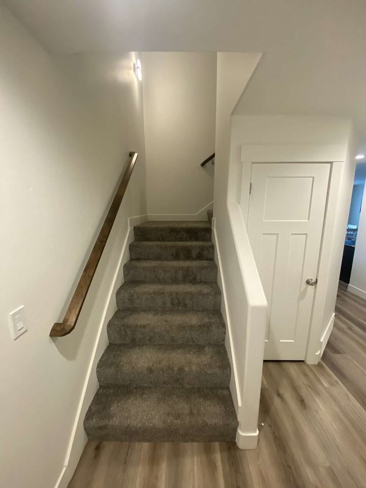 546 625 South #12 - Photo 3 of 19