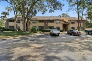 featured image of 958 Village Trail