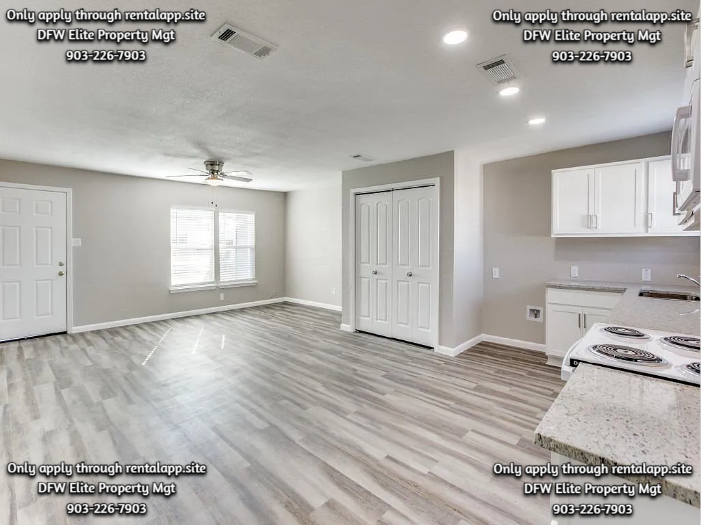 3014 Poplar St #NA - Photo 7 of 13