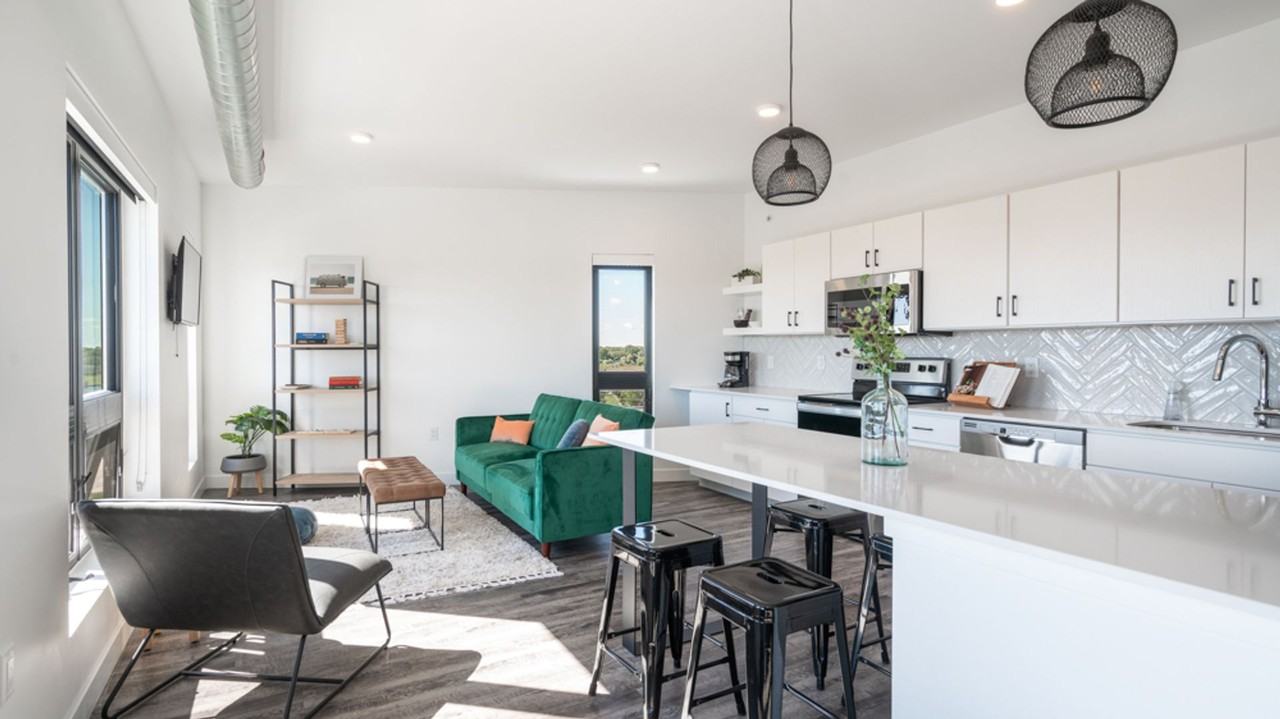 Brio Building - Photo 4 of 19