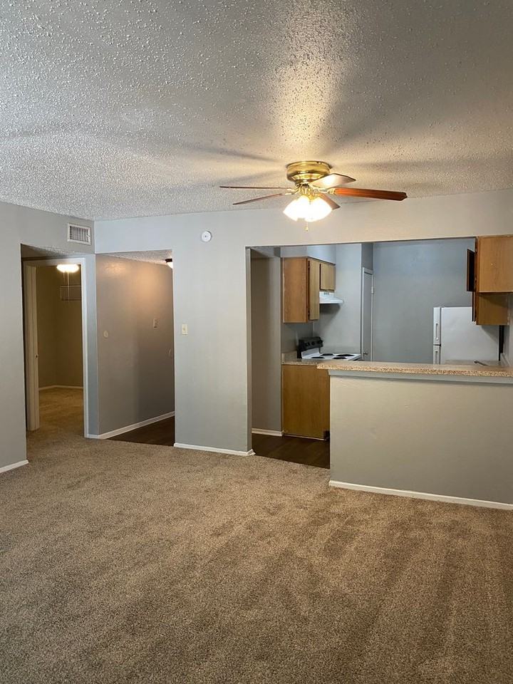 BRIGHTWAY MANOR - Photo 2 of 17