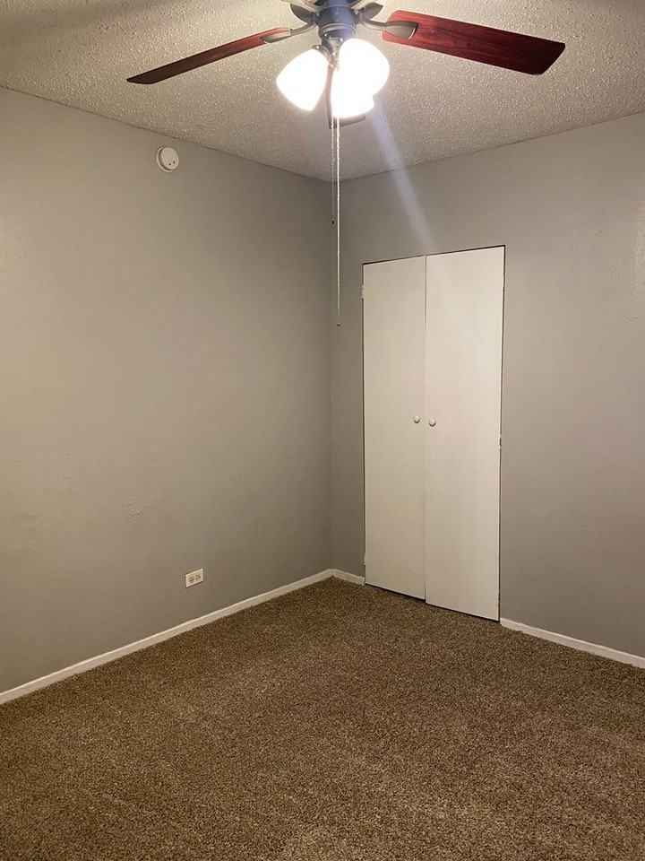 BRIGHTWAY MANOR - Photo 7 of 17