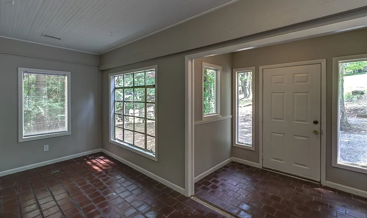 179 Hillside Drive - Photo 5 of 15