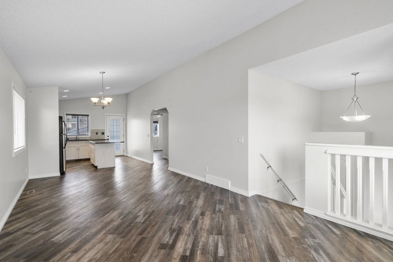 119 Cimarron Grove Crescent #1 - Photo 6 of 39