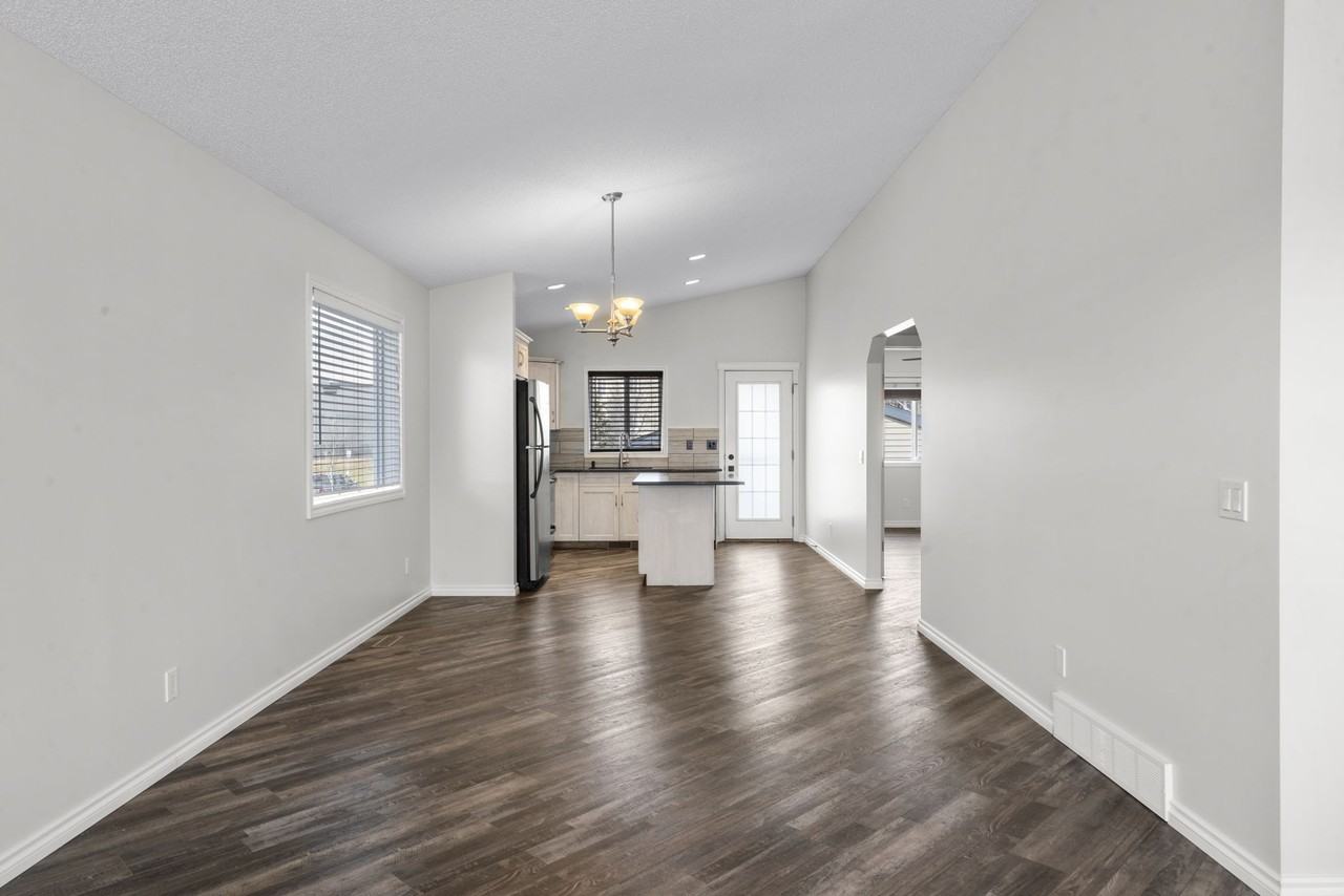 119 Cimarron Grove Crescent #1 - Photo 7 of 39