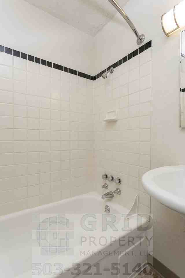 1800 Se Stark St #106 - Photo 7 of 15