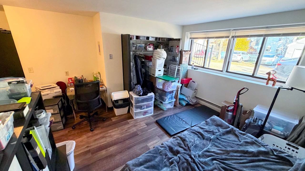 615 Ontario Street SE - Photo 6 of 18