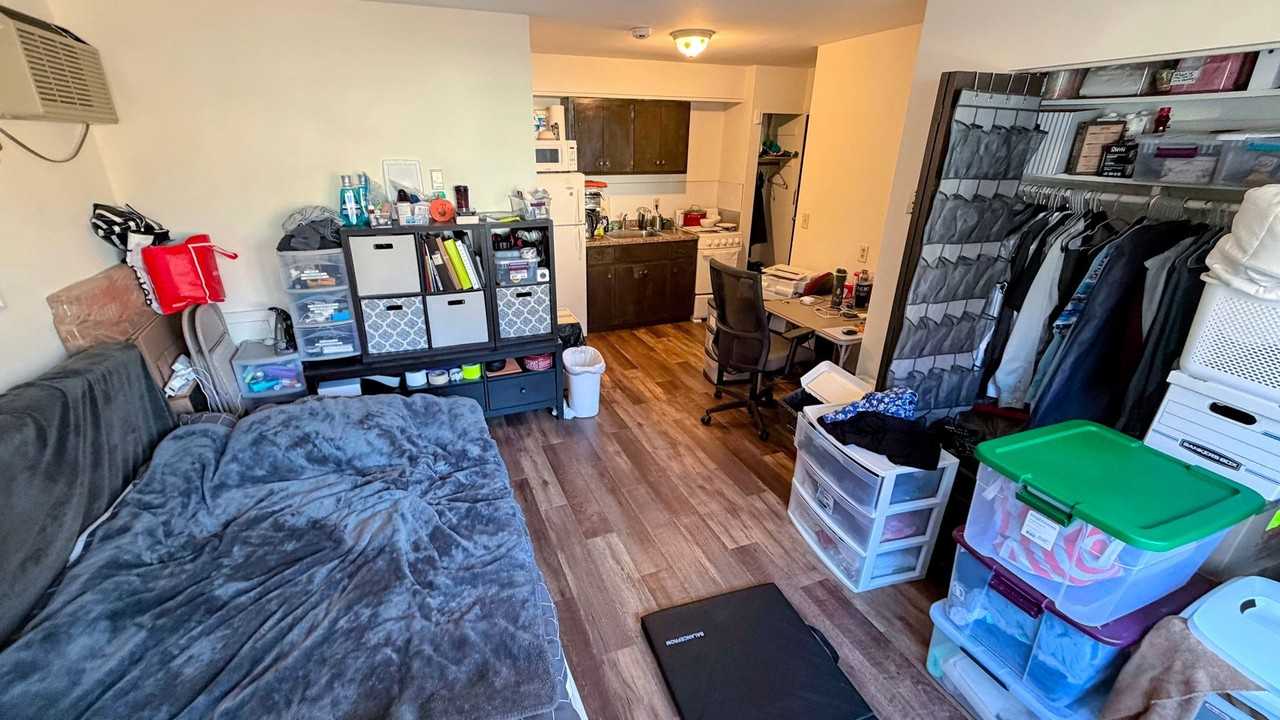 615 Ontario Street SE - Photo 7 of 18