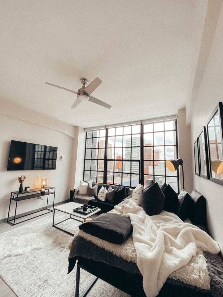 Sixth Street Exchange - Photo 3 of 11