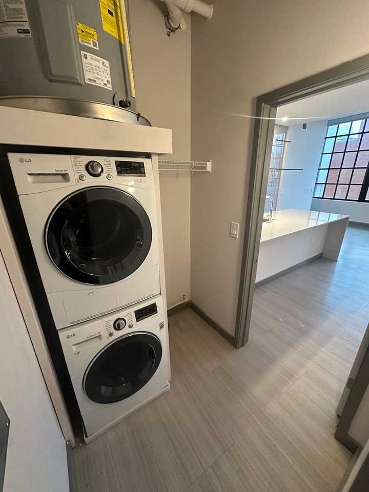 Sixth Street Exchange - Photo 4 of 18