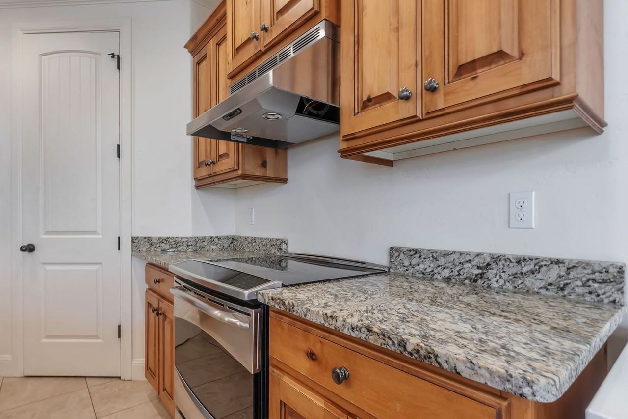 918 North 960 West - Photo 3 of 36