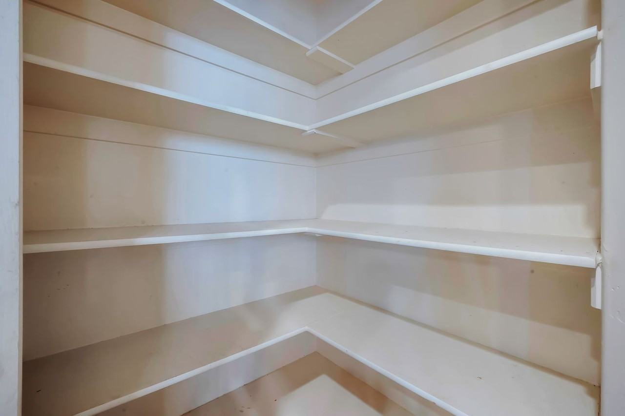 918 North 960 West - Photo 5 of 36