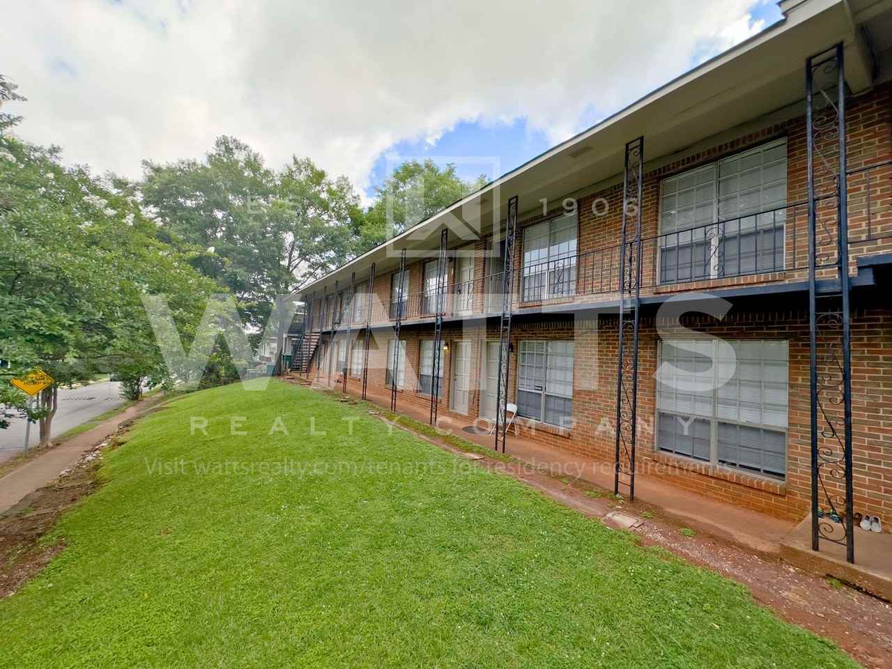 Savannah Square Apartments - Photo 3 of 15