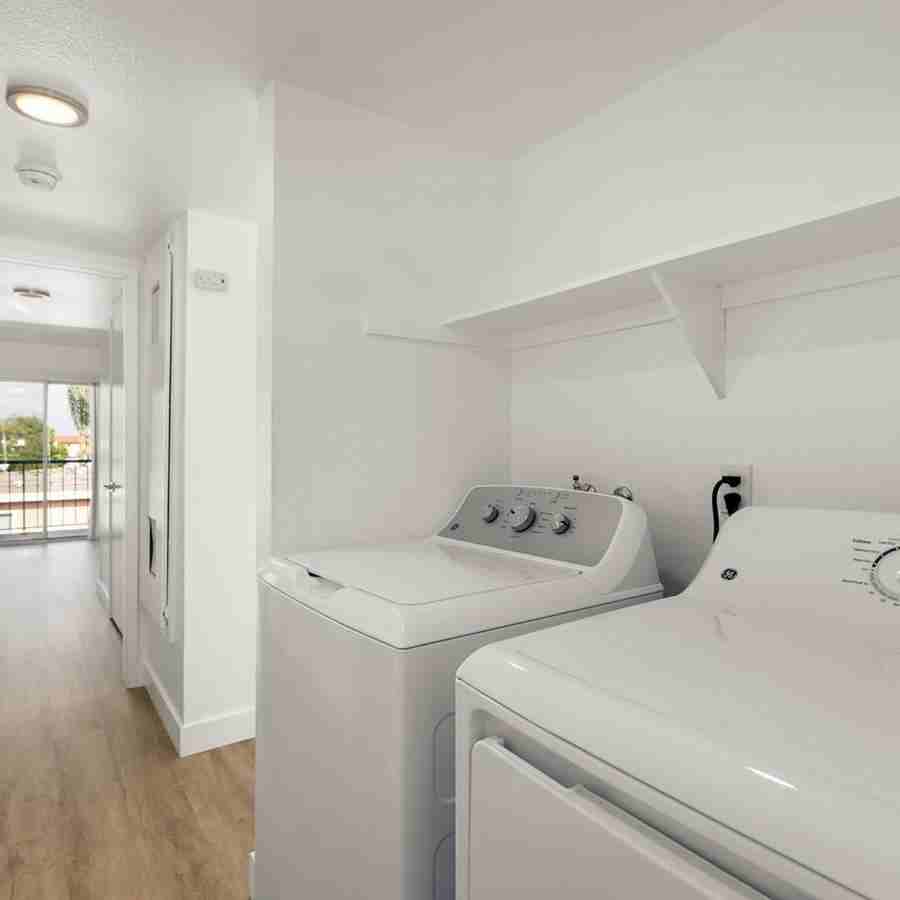 1471 Grove Ave - Photo 4 of 14