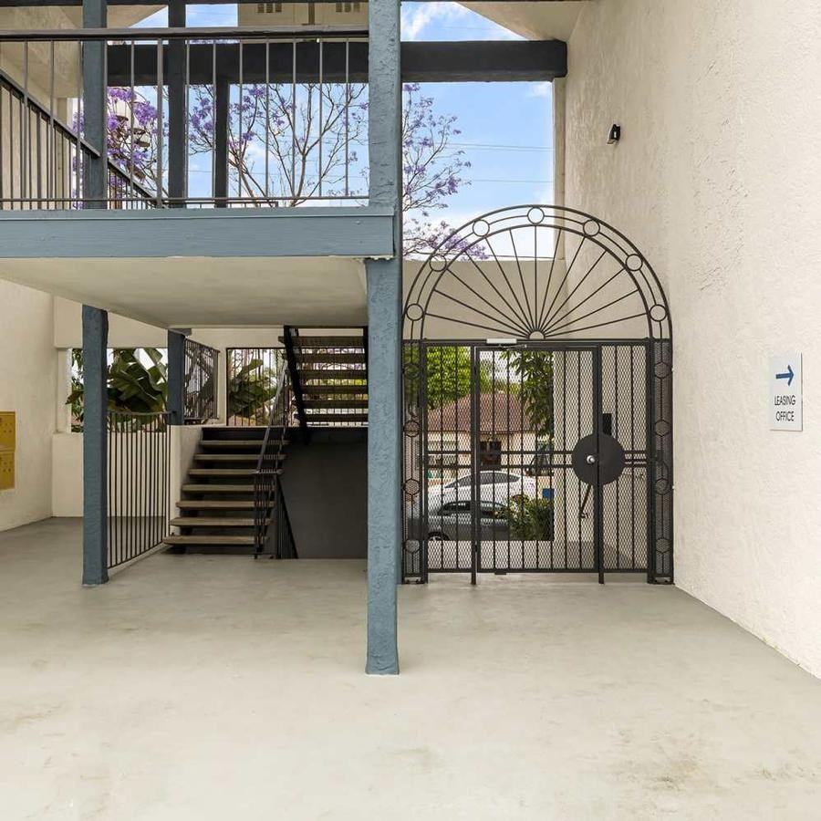 1471 Grove Ave - Photo 6 of 14