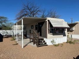 featured image of 522 W Rillito St #11