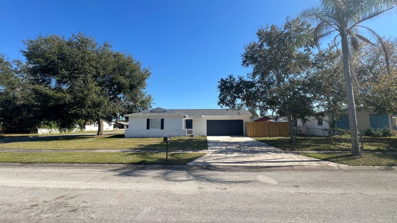 1718 Palmer Lane - Photo 2 of 38