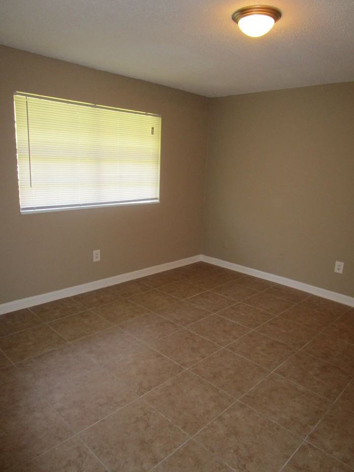 Hawk's Landing Apartments - Photo 7 of 11