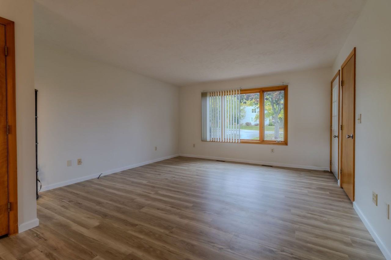 4227 Summerhill Rd - Photo 3 of 45