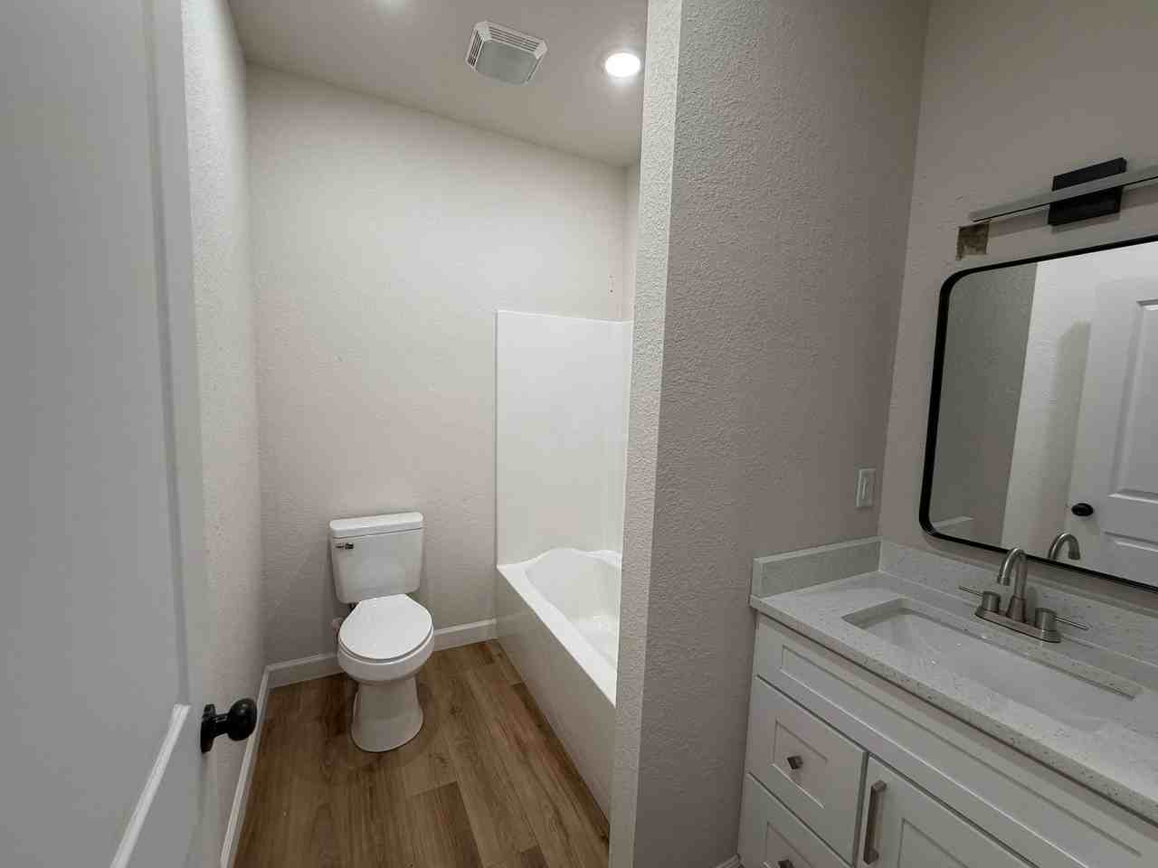 321 Houghton St - Photo 5 of 42