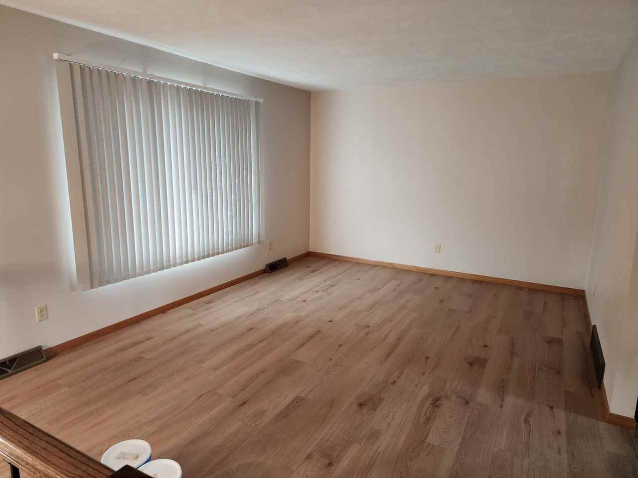 3705 S Fairhall Ave - Photo 4 of 22