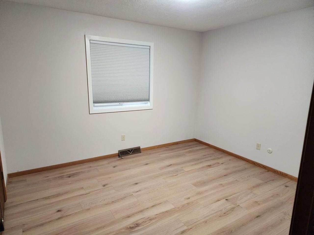 3705 S Fairhall Ave - Photo 7 of 22