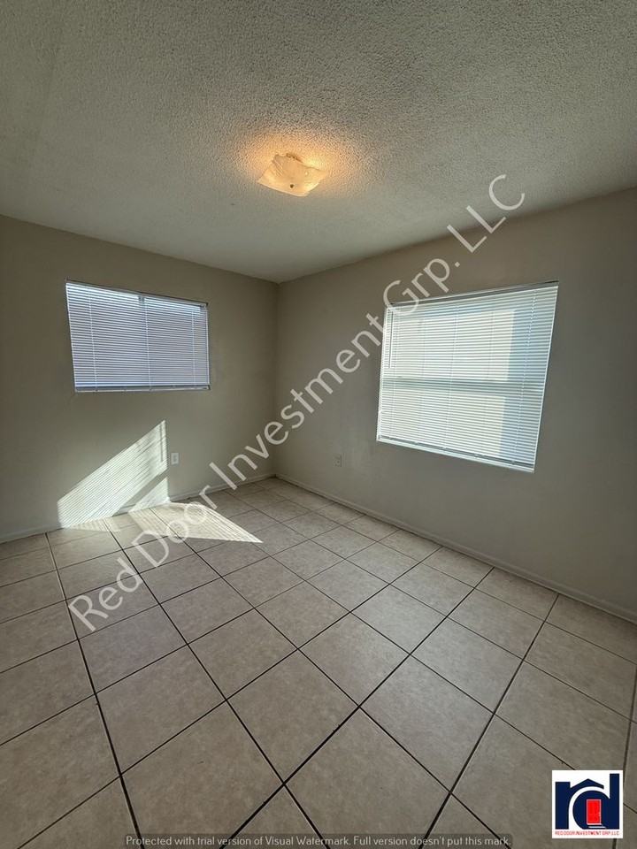 800 N Hastings St #002 - Photo 6 of 12