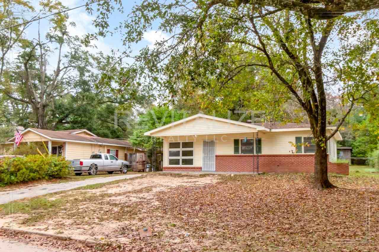 1104 Rhett Drive - Photo 3 of 21