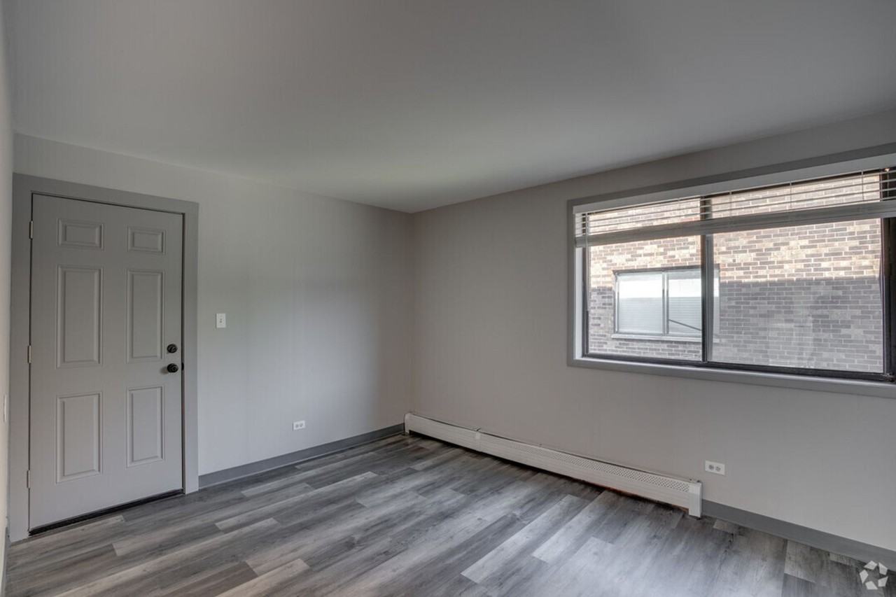 Bernice 9 - Photo 2 of 5