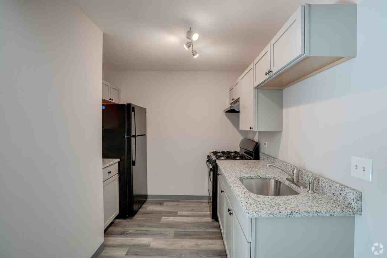 Bernice 9 - Photo 3 of 5