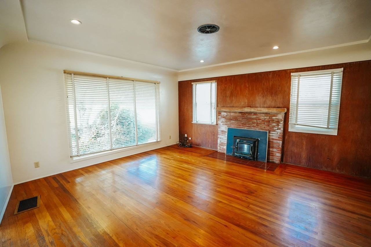 1911 H St - Photo 3 of 46