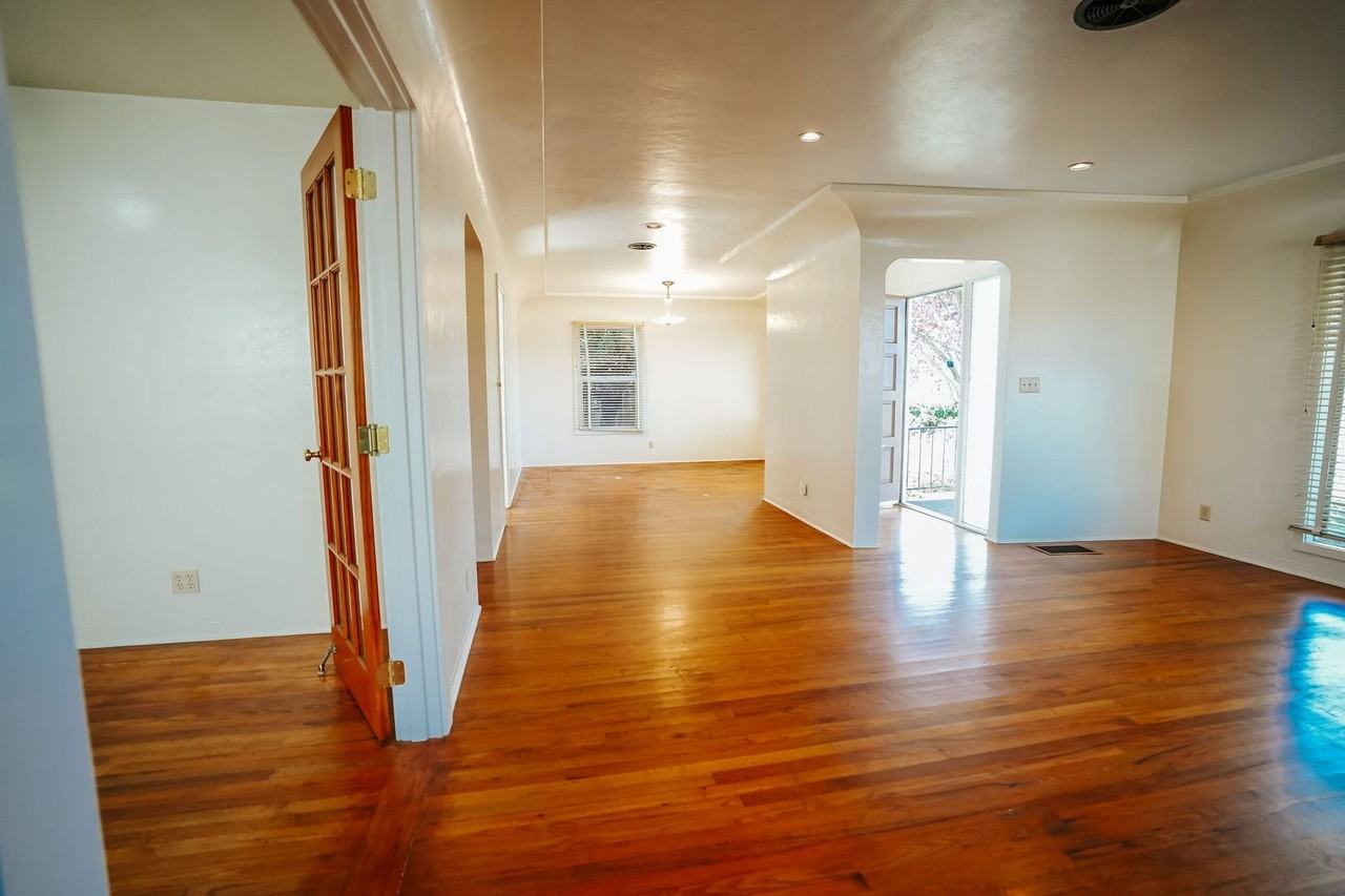 1911 H St - Photo 7 of 46