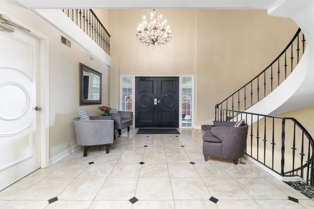 Beautiful Apartment in Fairway Kansas - Photo 3 of 3