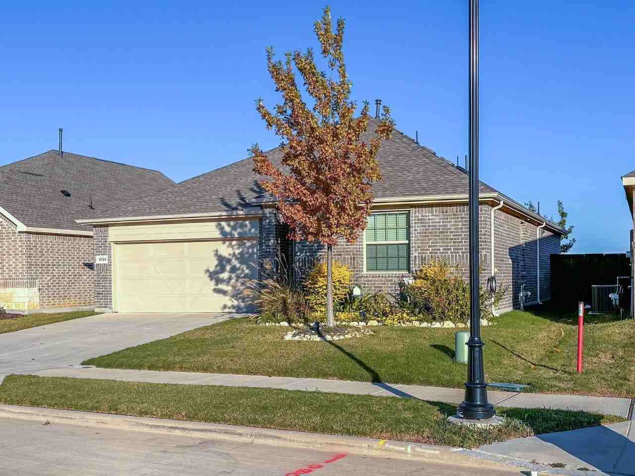 9729 Wild Prairie Way - Photo 3 of 19