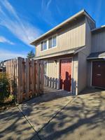 featured image of 1822 Northeast Fairview Avenue