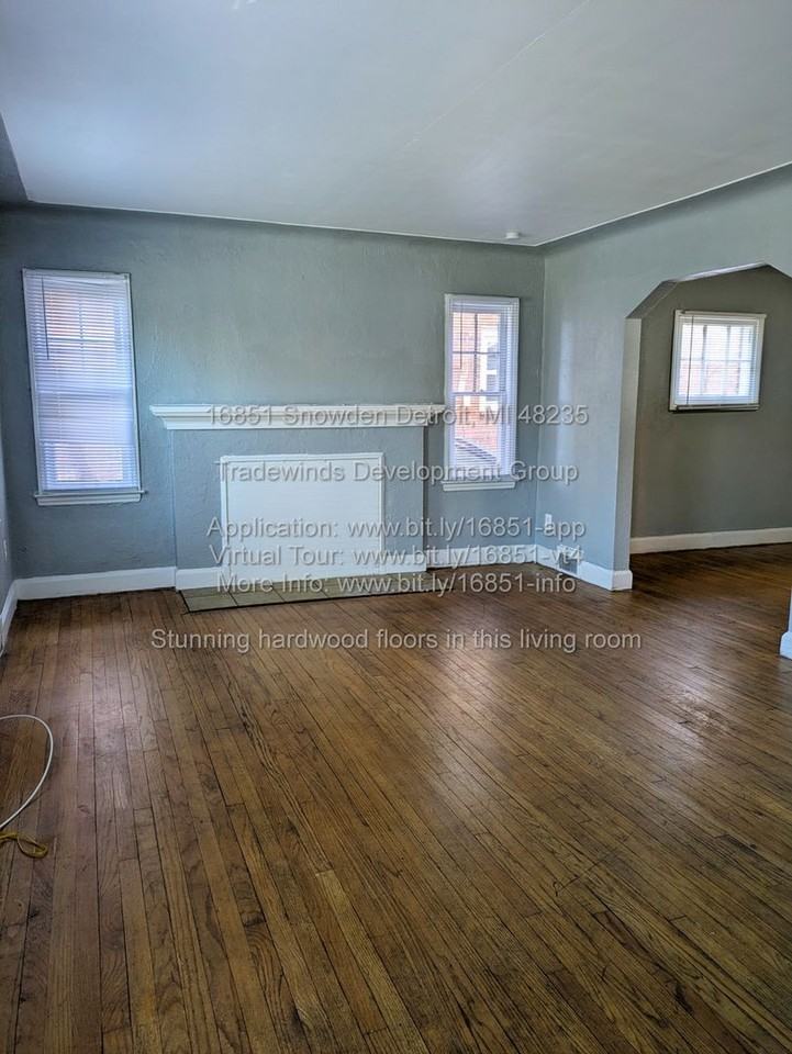 16851 Snowden St - Photo 2 of 13