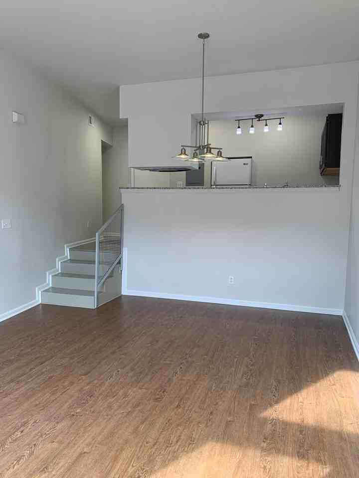 2745 Grinstead Dr #106 - Photo 5 of 18