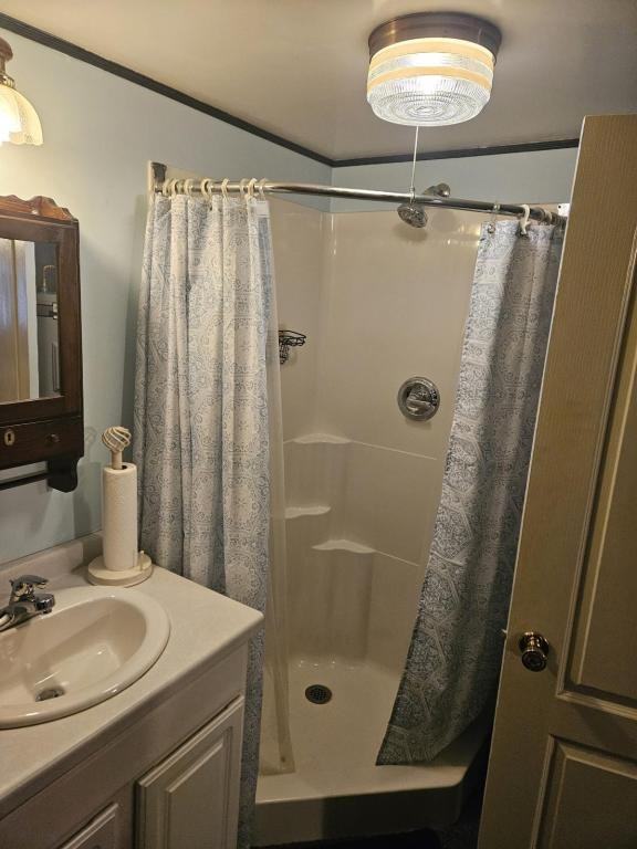 502 Lulu Avenue - Photo 3 of 11