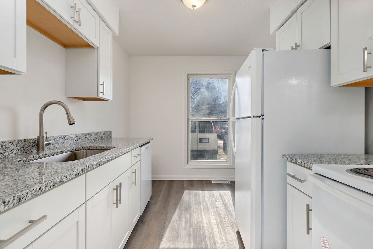 638 S Lakehurst Dr - Photo 7 of 23