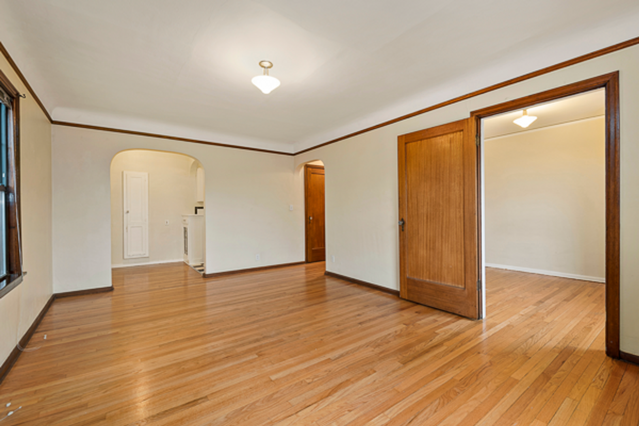 Grex Apartments - Photo 5 of 34