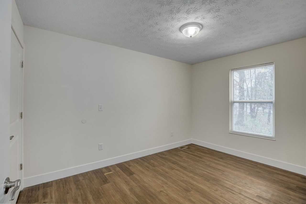 Court Yard Community - Photo 7 of 27