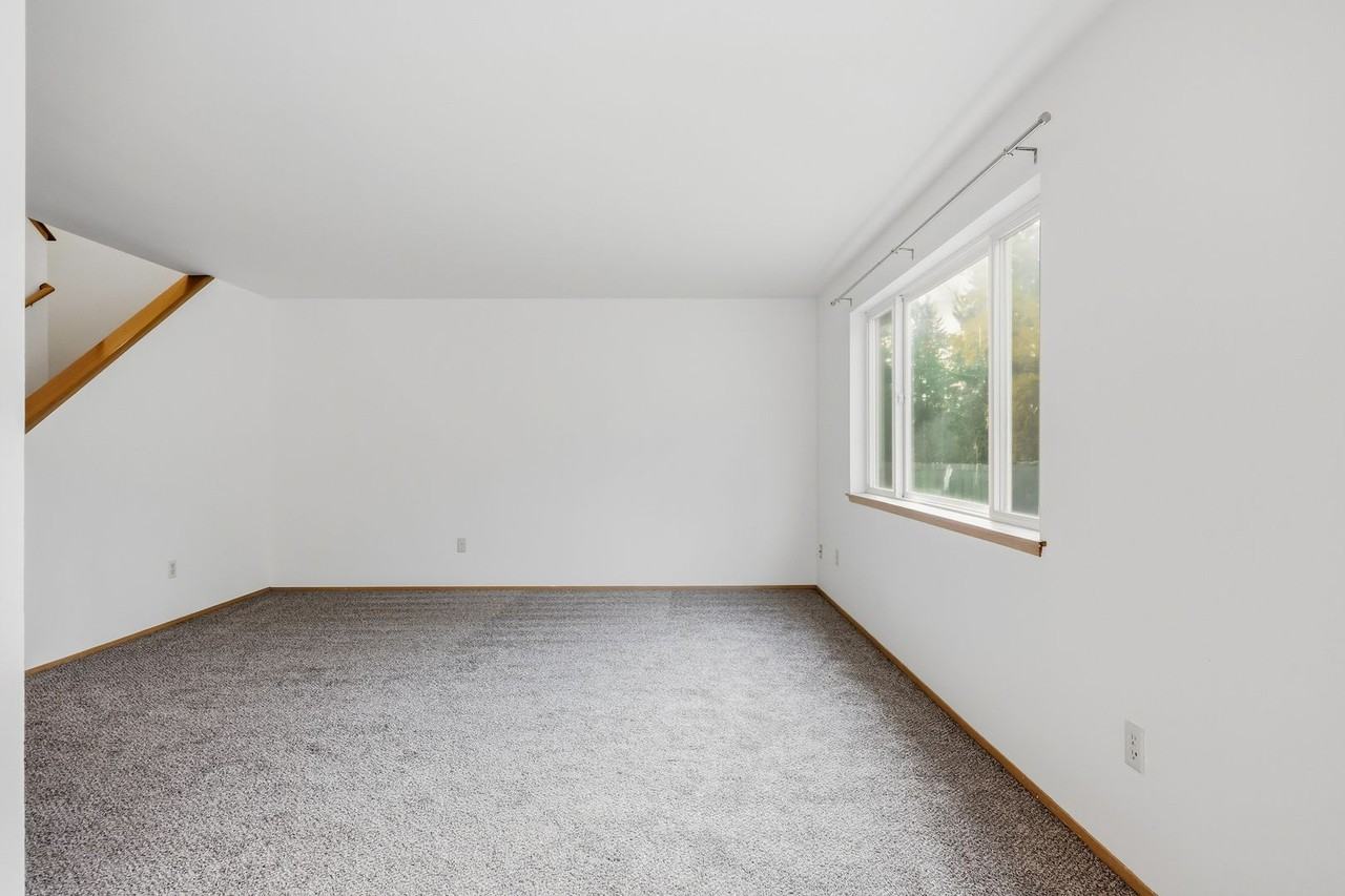 623 School Street Southeast - Photo 3 of 22