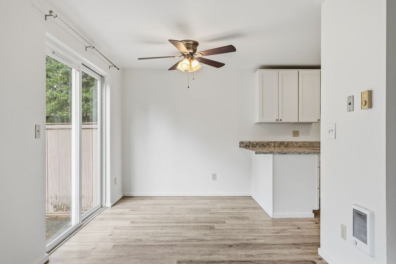 623 School Street Southeast - Photo 6 of 22