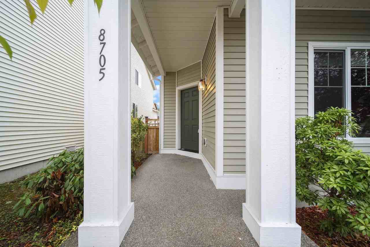 8705 Stockholm Lane Northeast - Photo 2 of 31