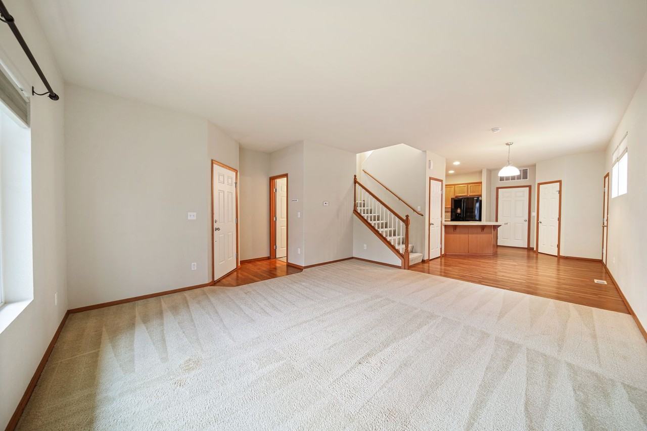 8705 Stockholm Lane Northeast - Photo 3 of 31