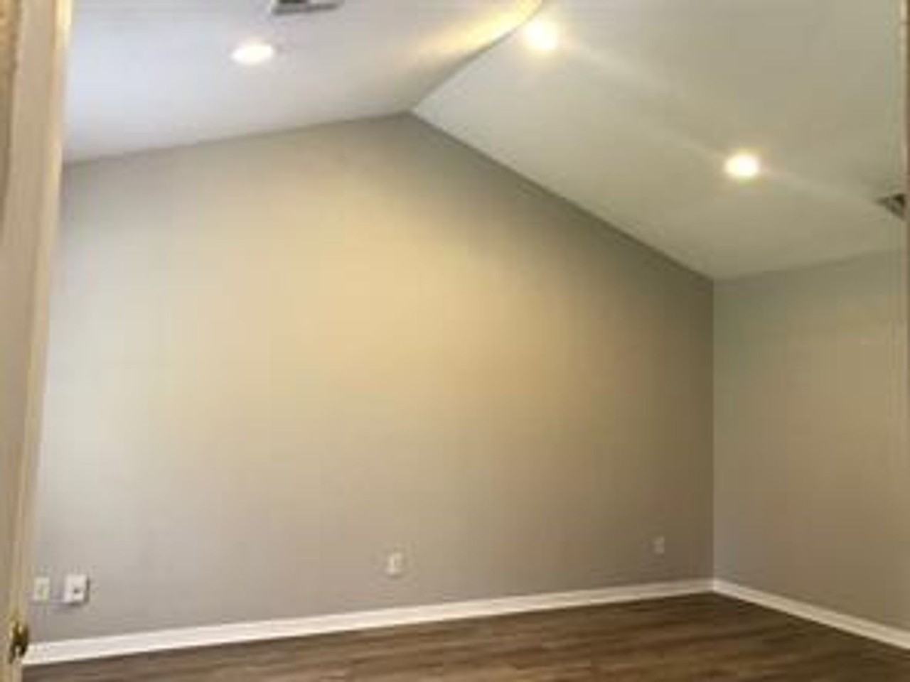 1810 W 3rd St - Photo 3 of 13