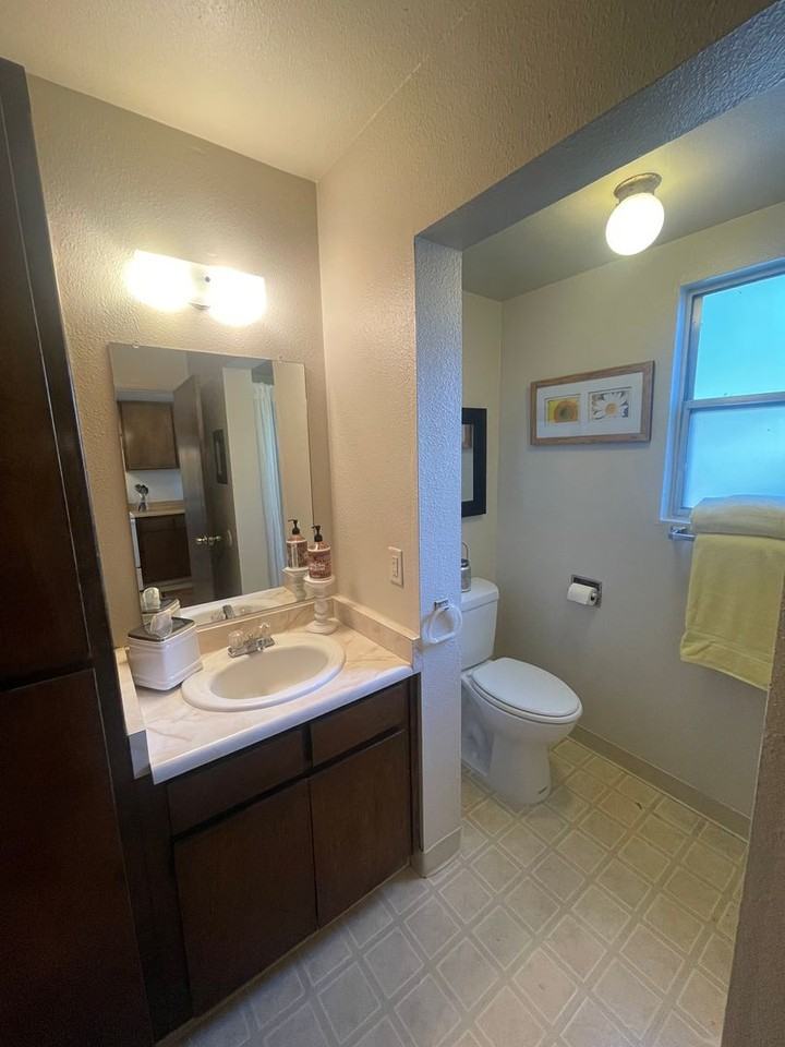 Warner Studios Apartments - Photo 5 of 11