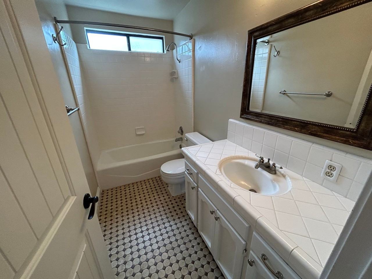 1216 West Whispering Pines Court - Photo 4 of 24